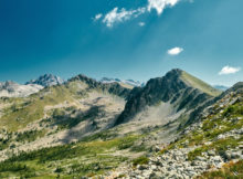 Sur les Sentiers Méconnus : Découverte des Joyaux Cachés des Alpes